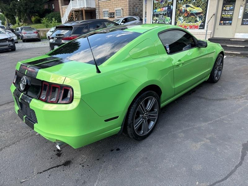 Ford Mustang V6 Coupe 2013
