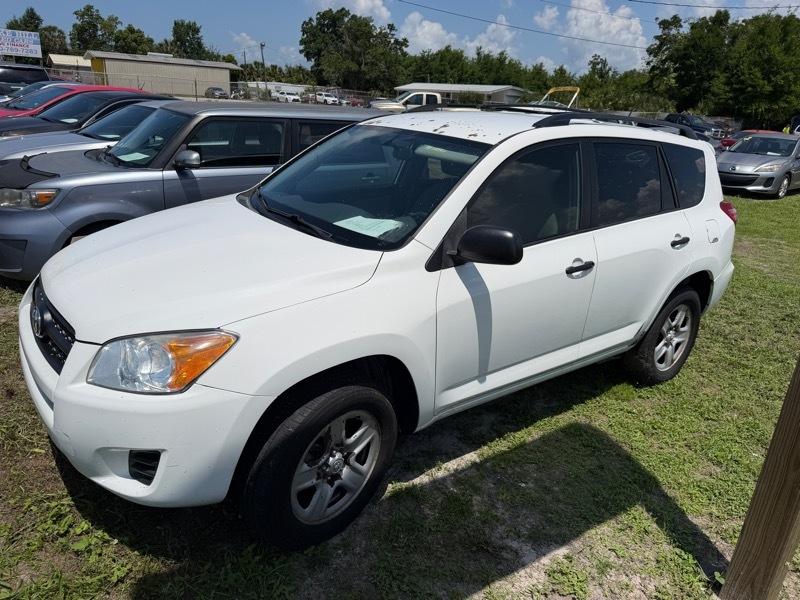 Toyota RAV4 Base I4 2WD 2011