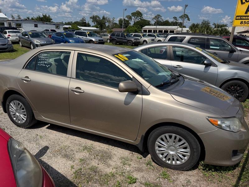 Toyota Corolla Base 5-Speed MT 2010