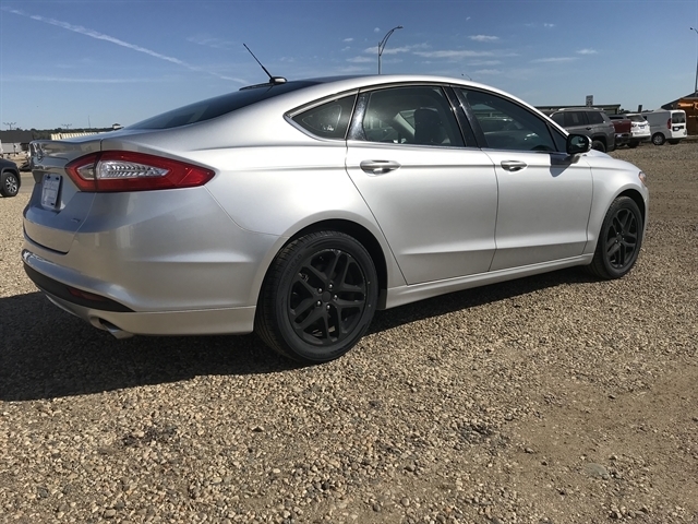 Ford Fusion 4dr Sdn SE FWD 2014 Ford Fusion 4dr Sdn SE FWD 2014