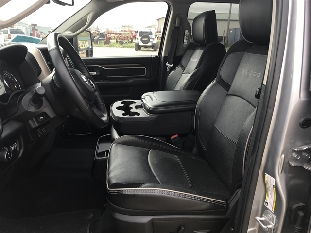 RAM 2500 Laramie 4x4 Crew Cab 6'4" Box 2024 RAM 2500 Laramie 4x4 Crew Cab 6'4" Box 2024