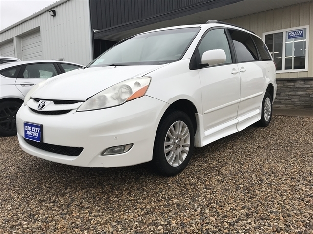 Toyota Sienna 5dr 7-Pass Van XLE FWD (Natl) 2009 Toyota Sienna 5dr 7-Pass Van XLE FWD (Natl) 2009