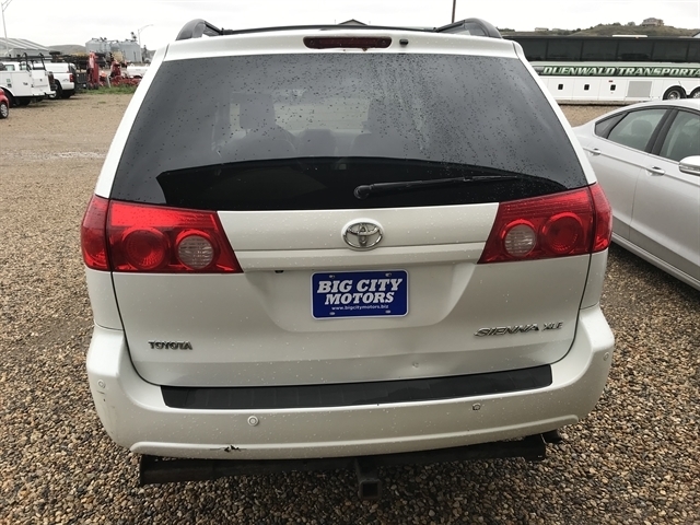 Toyota Sienna 5dr 7-Pass Van XLE FWD (Natl) 2009 Toyota Sienna 5dr 7-Pass Van XLE FWD (Natl) 2009