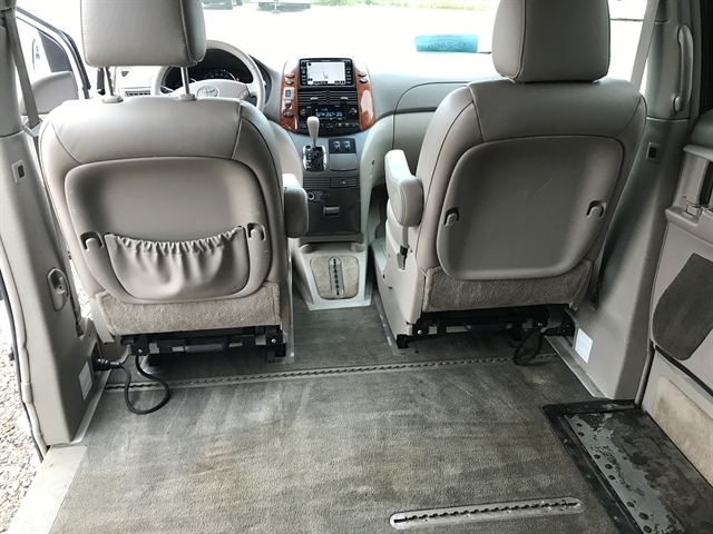 Toyota Sienna 5dr 7-Pass Van XLE FWD (Natl) 2009 Toyota Sienna 5dr 7-Pass Van XLE FWD (Natl) 2009