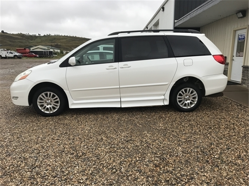 2009 Toyota Sienna 5dr 7-Pass Van XLE FWD (Natl)