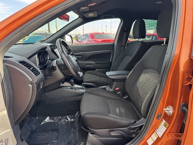 Mitsubishi Outlander Sport ES 2.0 AWC CVT 2020 Mitsubishi Outlander Sport ES 2.0 AWC CVT 2020