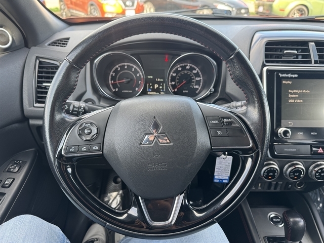 Mitsubishi Outlander Sport ES 2.0 AWC CVT 2020 Mitsubishi Outlander Sport ES 2.0 AWC CVT 2020