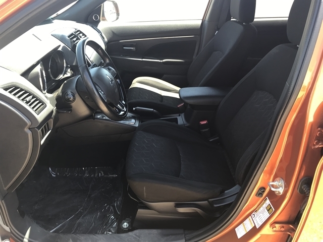 Mitsubishi Outlander Sport ES 2.0 AWC CVT 2020 Mitsubishi Outlander Sport ES 2.0 AWC CVT 2020