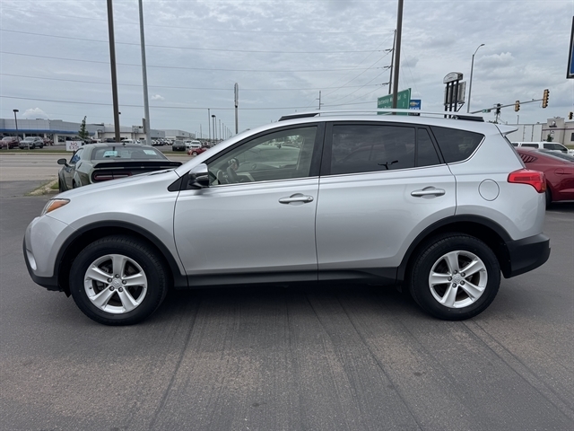 Toyota RAV4 AWD 4dr XLE (Natl) 2014 Toyota RAV4 AWD 4dr XLE (Natl) 2014