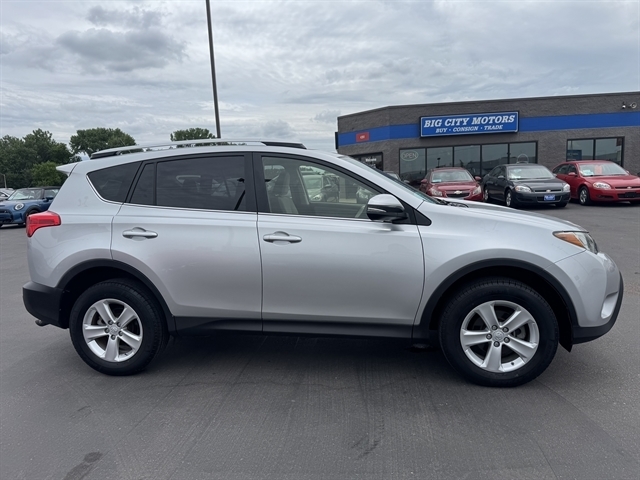 Toyota RAV4 AWD 4dr XLE (Natl) 2014 Toyota RAV4 AWD 4dr XLE (Natl) 2014