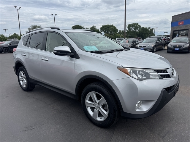 Toyota RAV4 AWD 4dr XLE (Natl) 2014 Toyota RAV4 AWD 4dr XLE (Natl) 2014