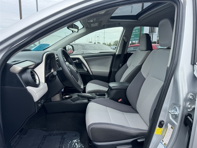 Toyota RAV4 AWD 4dr XLE (Natl) 2014 Toyota RAV4 AWD 4dr XLE (Natl) 2014