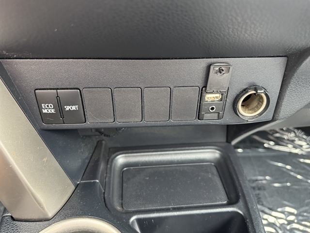 Toyota RAV4 AWD 4dr XLE (Natl) 2014 Toyota RAV4 AWD 4dr XLE (Natl) 2014