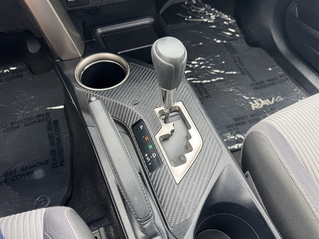 Toyota RAV4 AWD 4dr XLE (Natl) 2014 Toyota RAV4 AWD 4dr XLE (Natl) 2014