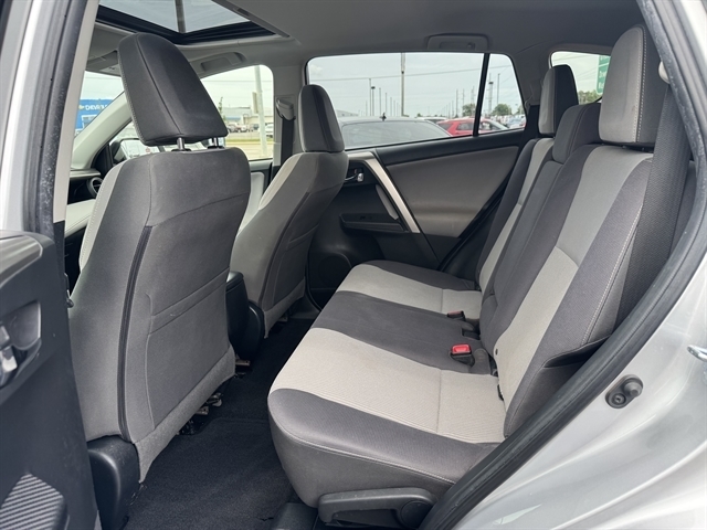 Toyota RAV4 AWD 4dr XLE (Natl) 2014 Toyota RAV4 AWD 4dr XLE (Natl) 2014