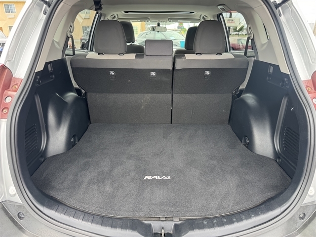 Toyota RAV4 AWD 4dr XLE (Natl) 2014 Toyota RAV4 AWD 4dr XLE (Natl) 2014