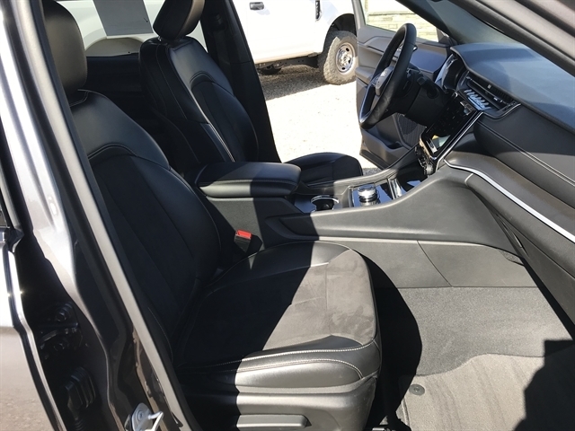 Jeep Grand Cherokee L Altitude 4x4 2024 Jeep Grand Cherokee L Altitude 4x4 2024