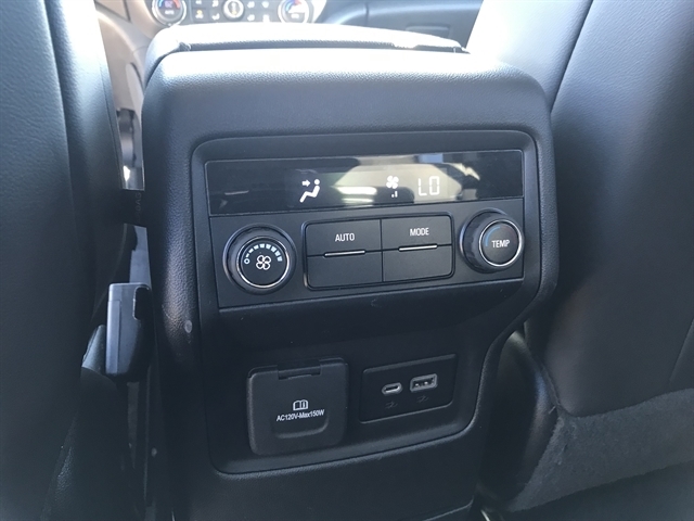 GMC Acadia AWD 4dr SLT 2023 GMC Acadia AWD 4dr SLT 2023