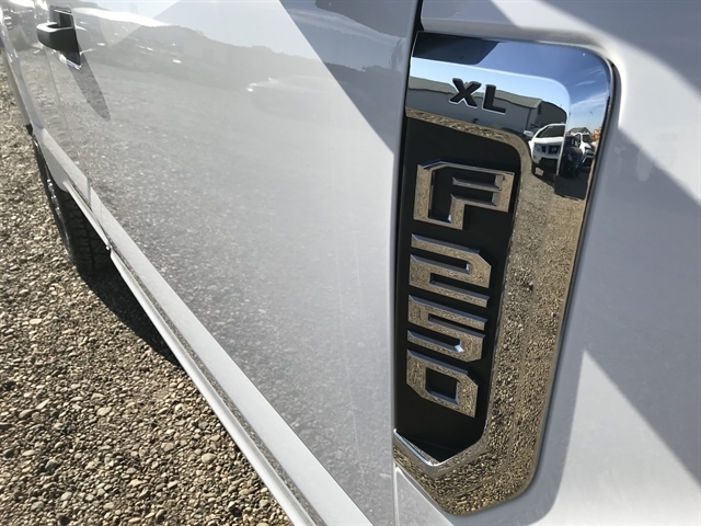 Ford Super Duty F-250 SRW XL 4WD Reg Cab 8' Box 2019 Ford Super Duty F-250 SRW XL 4WD Reg Cab 8' Box 2019