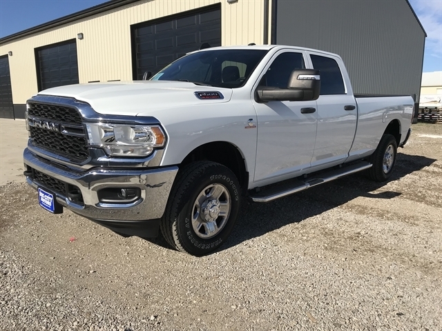 RAM 2500 Tradesman 4x4 Crew Cab 8' Box 2024 RAM 2500 Tradesman 4x4 Crew Cab 8' Box 2024