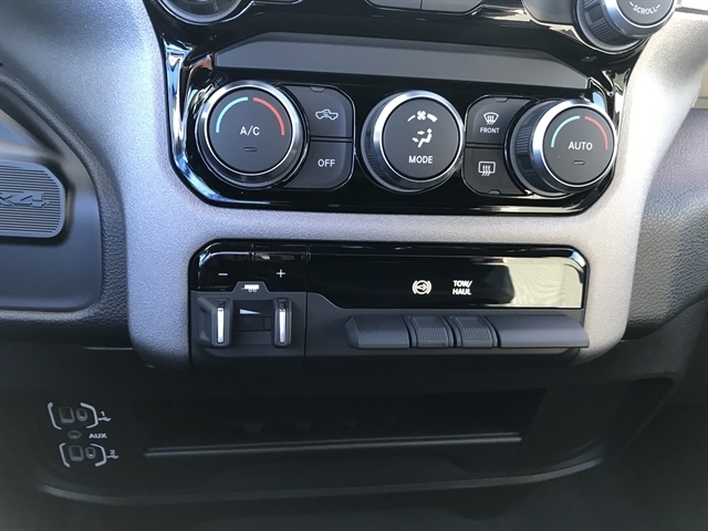 RAM 2500 Tradesman 4x4 Crew Cab 8' Box 2024 RAM 2500 Tradesman 4x4 Crew Cab 8' Box 2024