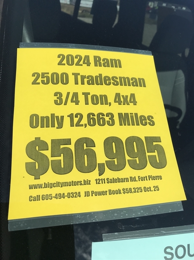 RAM 2500 Tradesman 4x4 Crew Cab 8' Box 2024 RAM 2500 Tradesman 4x4 Crew Cab 8' Box 2024