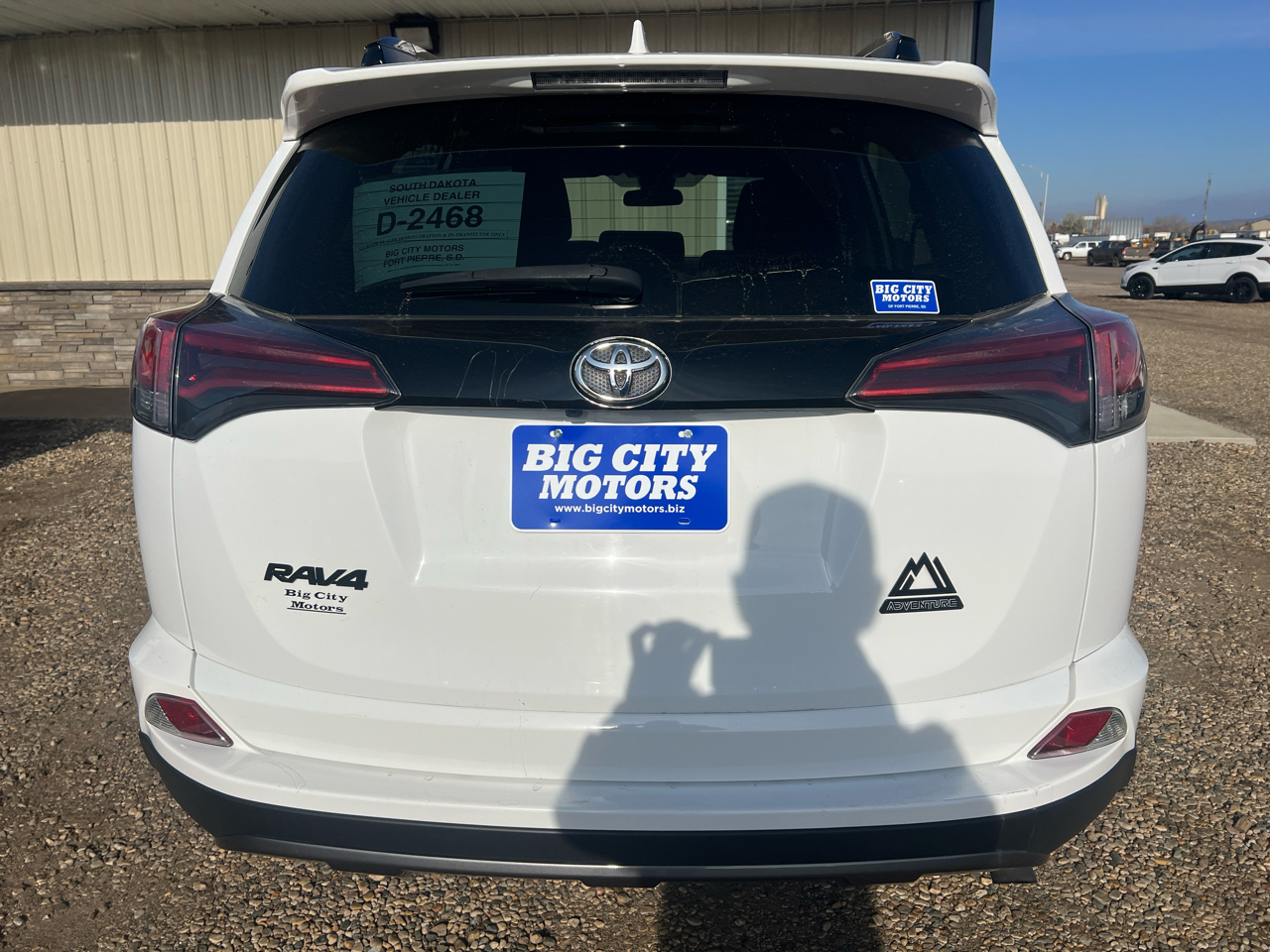 2018 Toyota RAV4 Adventure photo 2