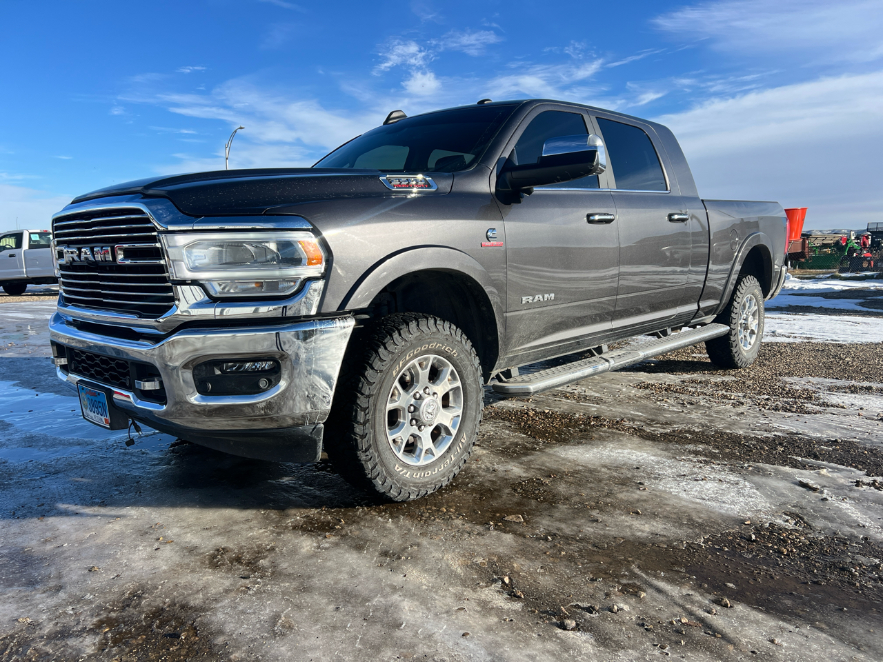 RAM 2500 Laramie 4x4 Mega Cab 6'4" Box 2022