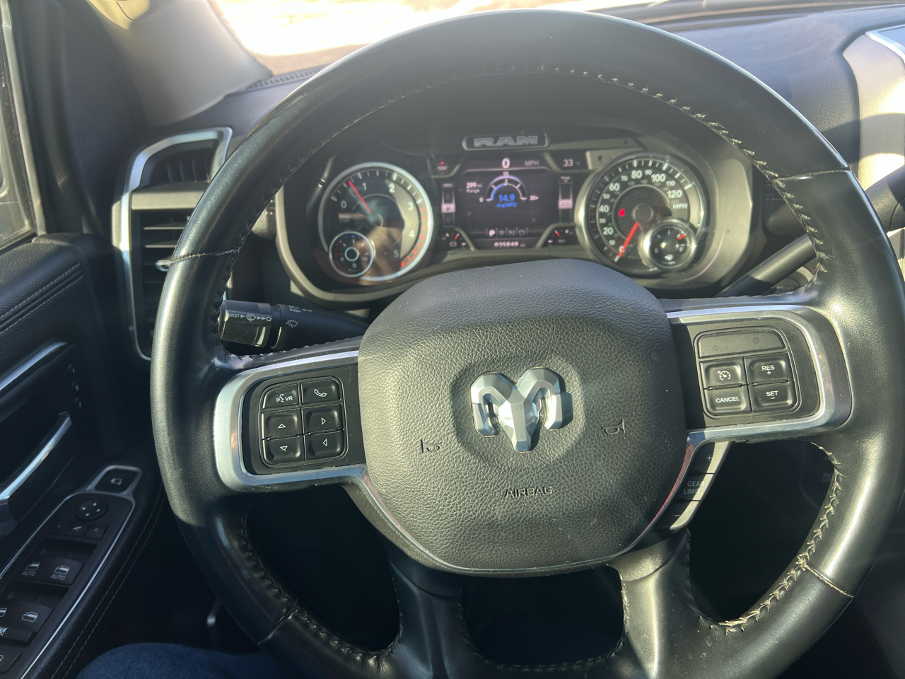 RAM 2500 Laramie 4x4 Mega Cab 6'4" Box 2022