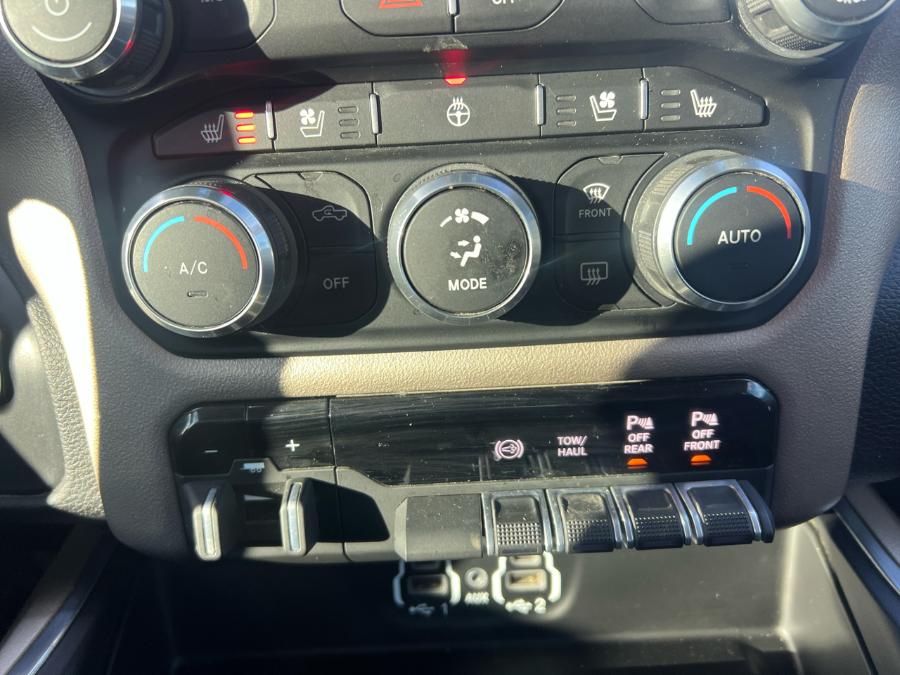 RAM 2500 Laramie 4x4 Mega Cab 6'4" Box 2022