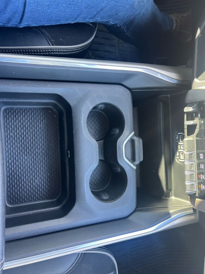 RAM 2500 Laramie 4x4 Mega Cab 6'4" Box 2022