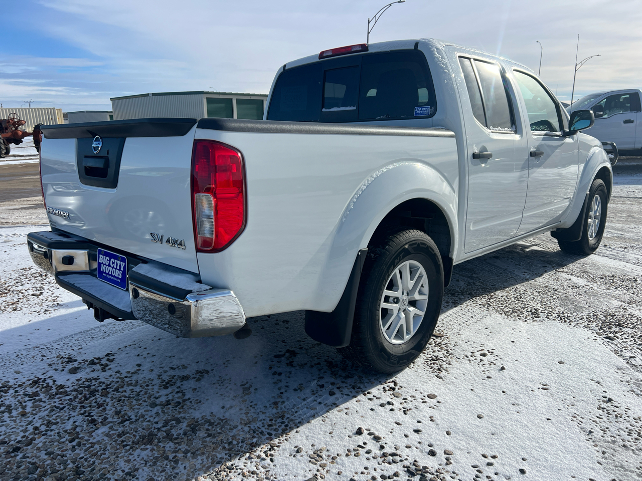 2016 Nissan Frontier Crew Cab SV photo 3