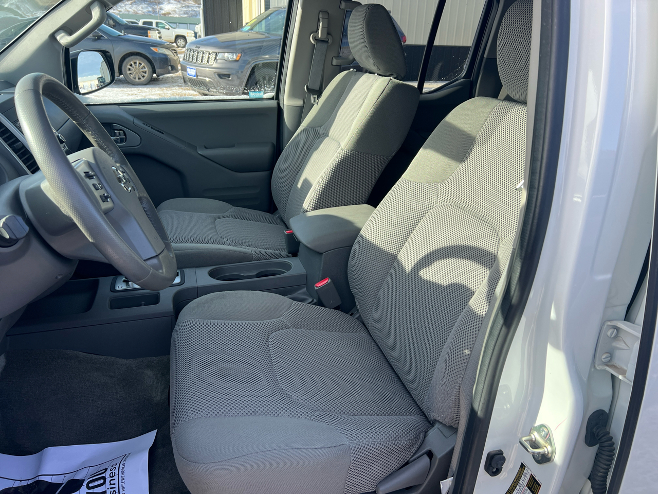 Nissan Frontier 4WD Crew Cab SWB Auto SV 2016