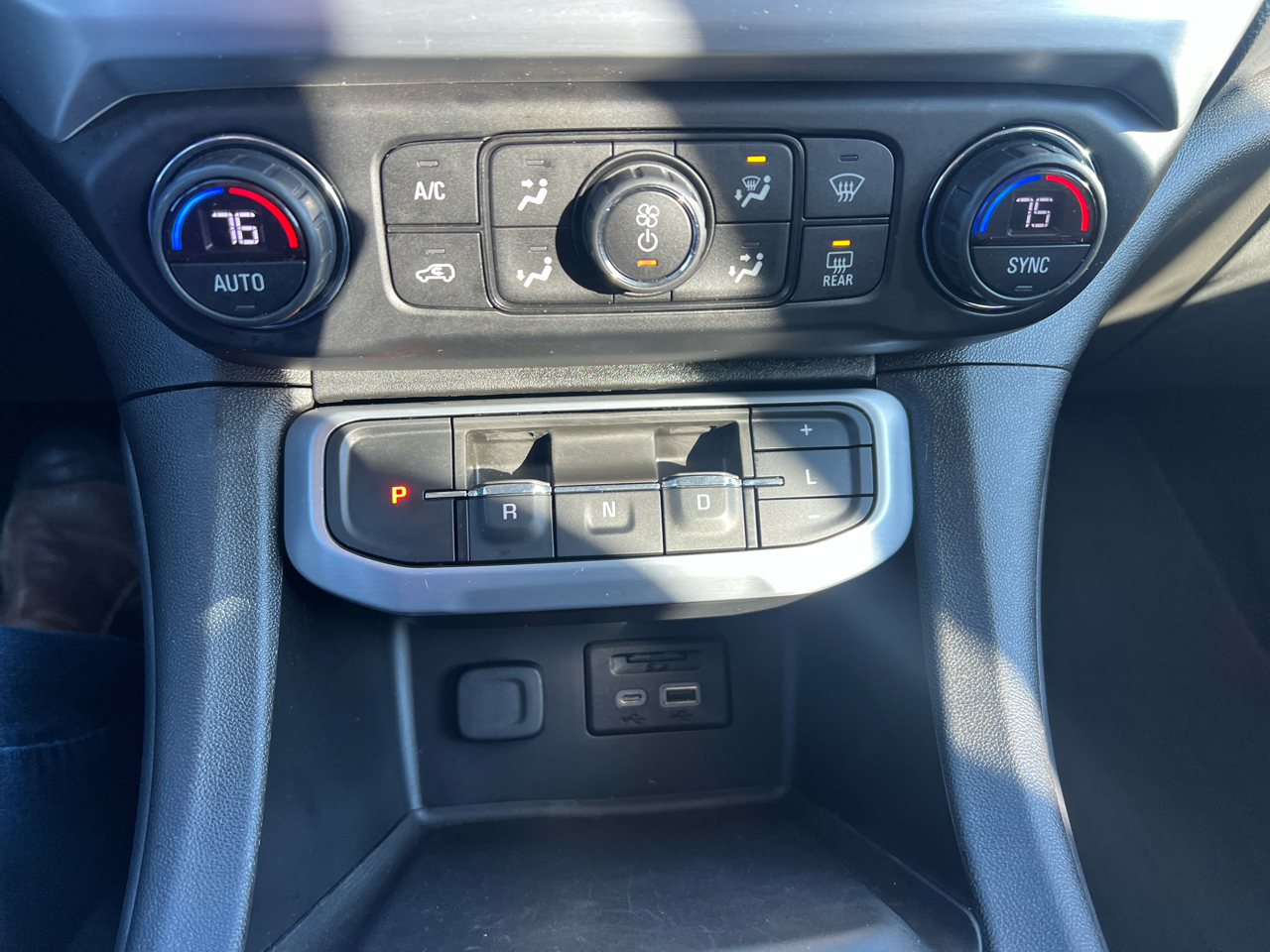 GMC Acadia AWD 4dr SLT 2020