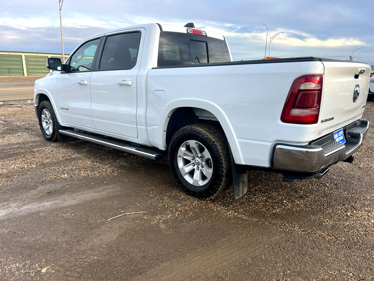 RAM 1500 Laramie 4x4 Crew Cab 5'7" Box 2022