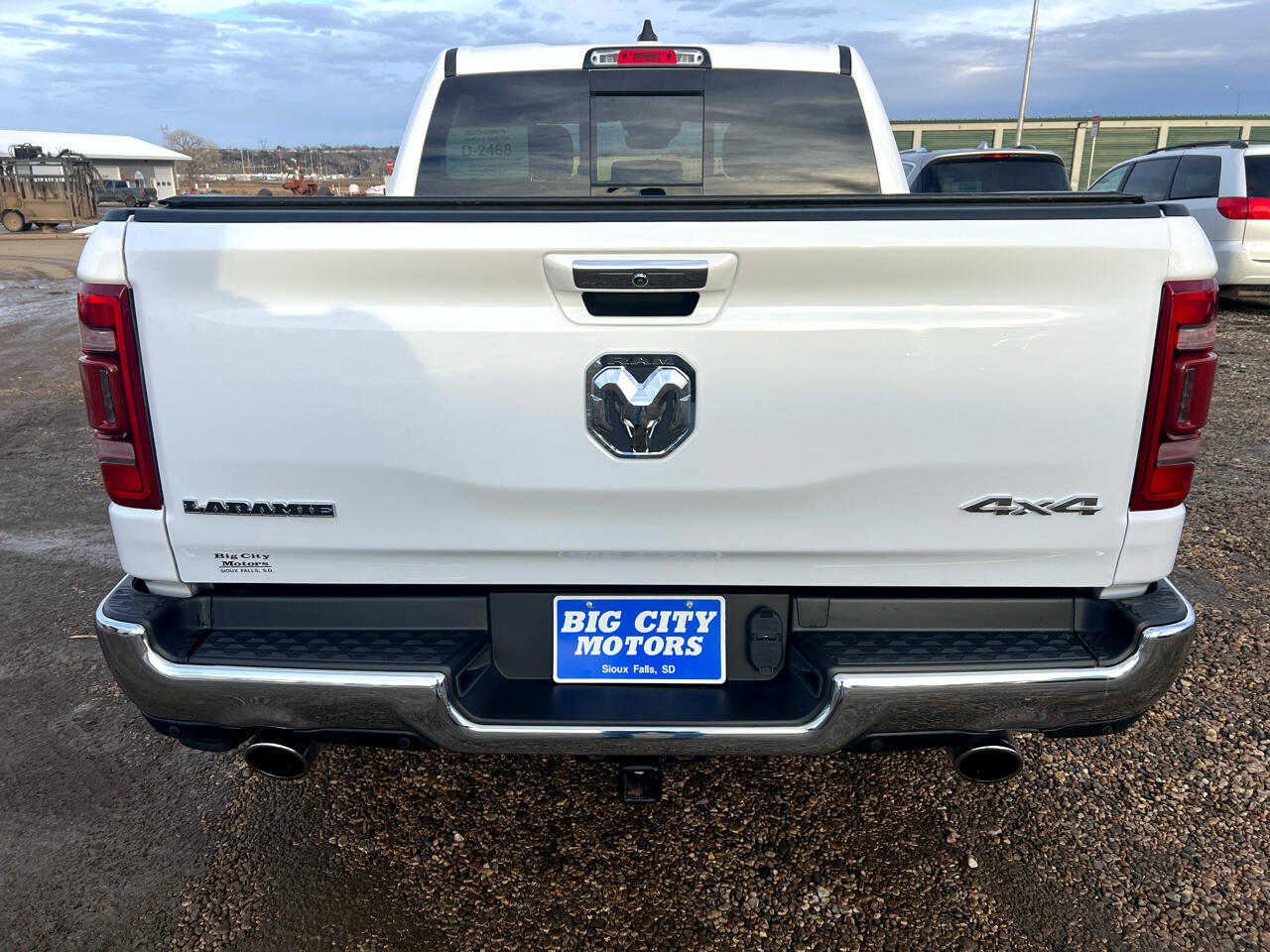 RAM 1500 Laramie 4x4 Crew Cab 5'7" Box 2022