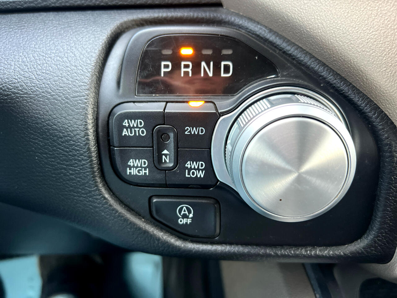 RAM 1500 Laramie 4x4 Crew Cab 5'7" Box 2022