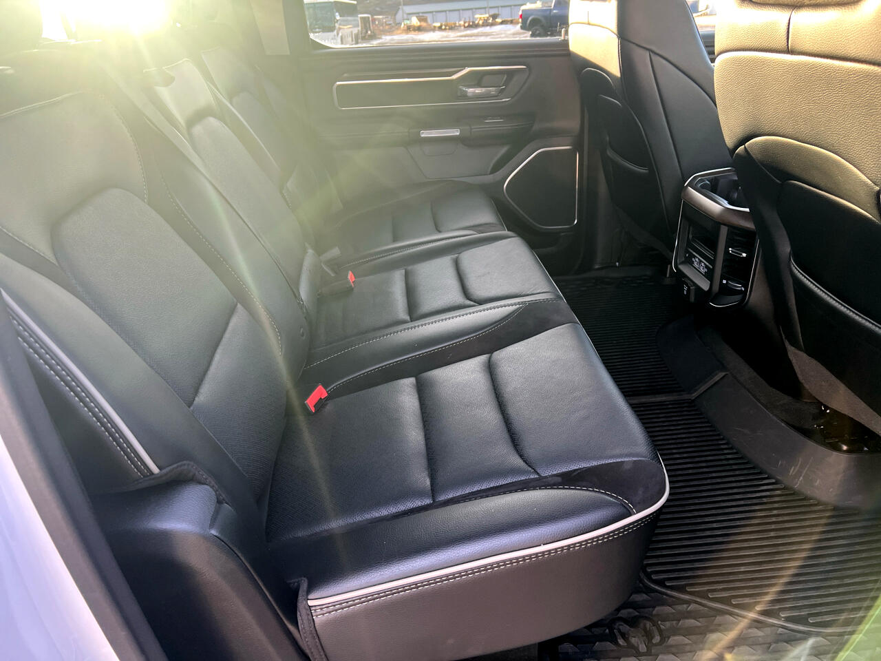 RAM 1500 Laramie 4x4 Crew Cab 5'7" Box 2022