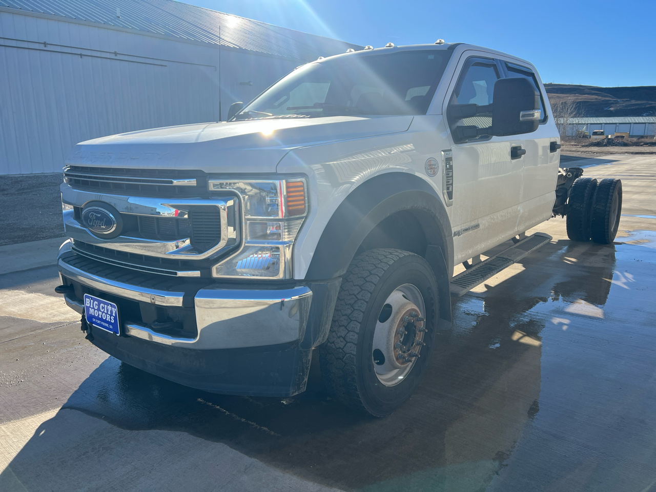 Ford Super Duty F-550 DRW Lariat 4WD Crew Cab 179" WB 60" CA 2022