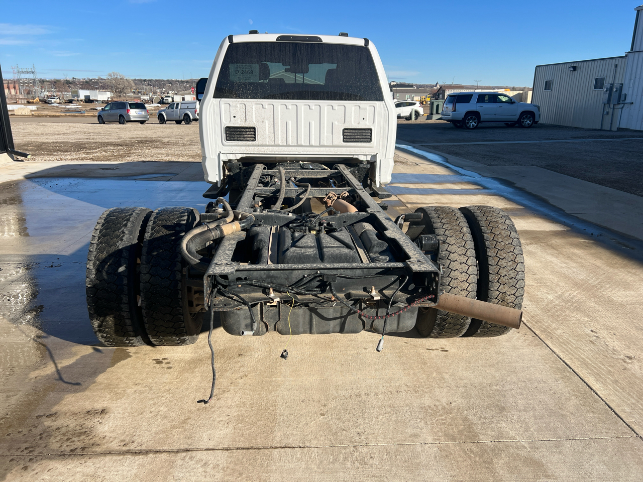 Ford Super Duty F-550 DRW Lariat 4WD Crew Cab 179" WB 60" CA 2022
