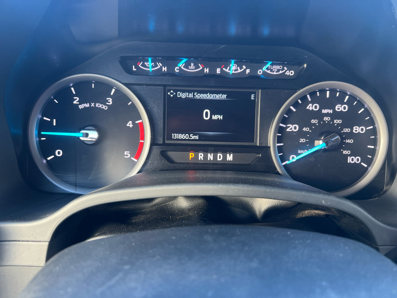 Ford Super Duty F-550 DRW Lariat 4WD Crew Cab 179" WB 60" CA 2022