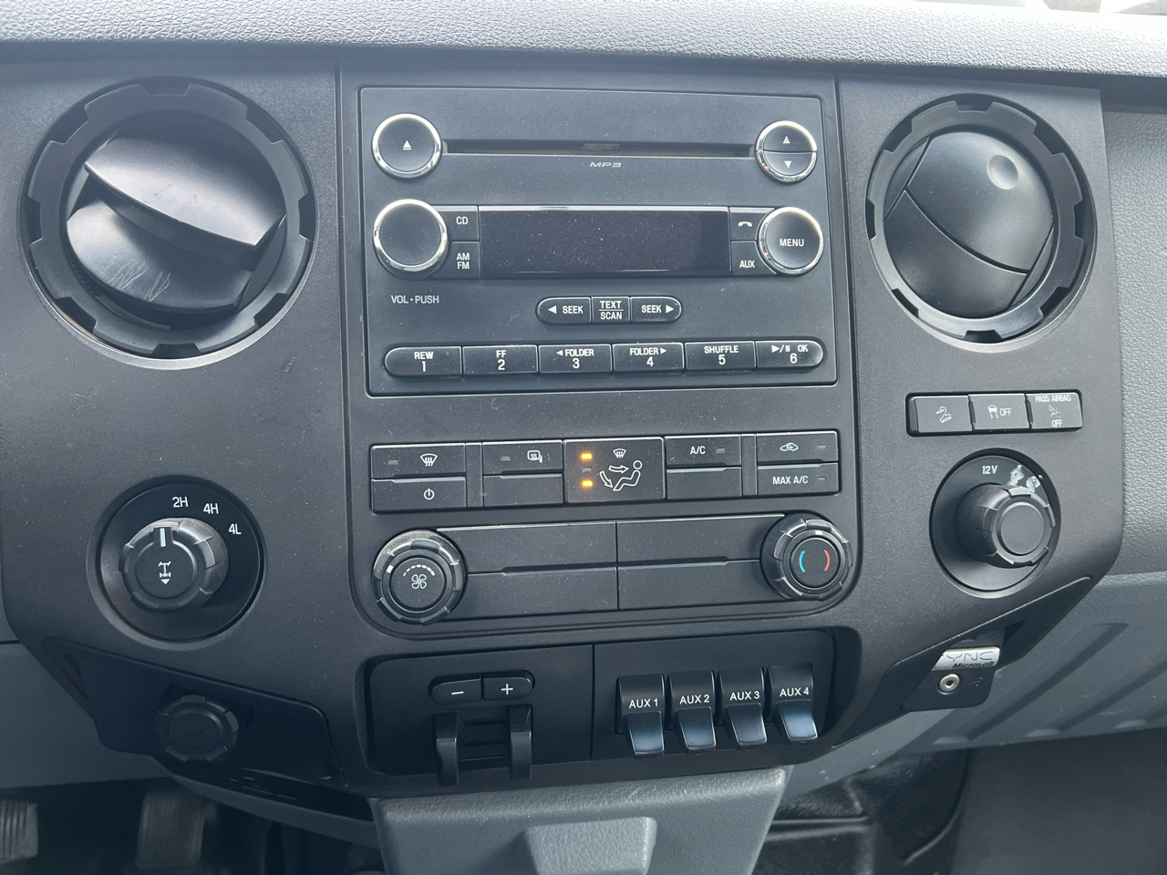 Ford Super Duty F-250 SRW 4WD SuperCab 142" XL 2013