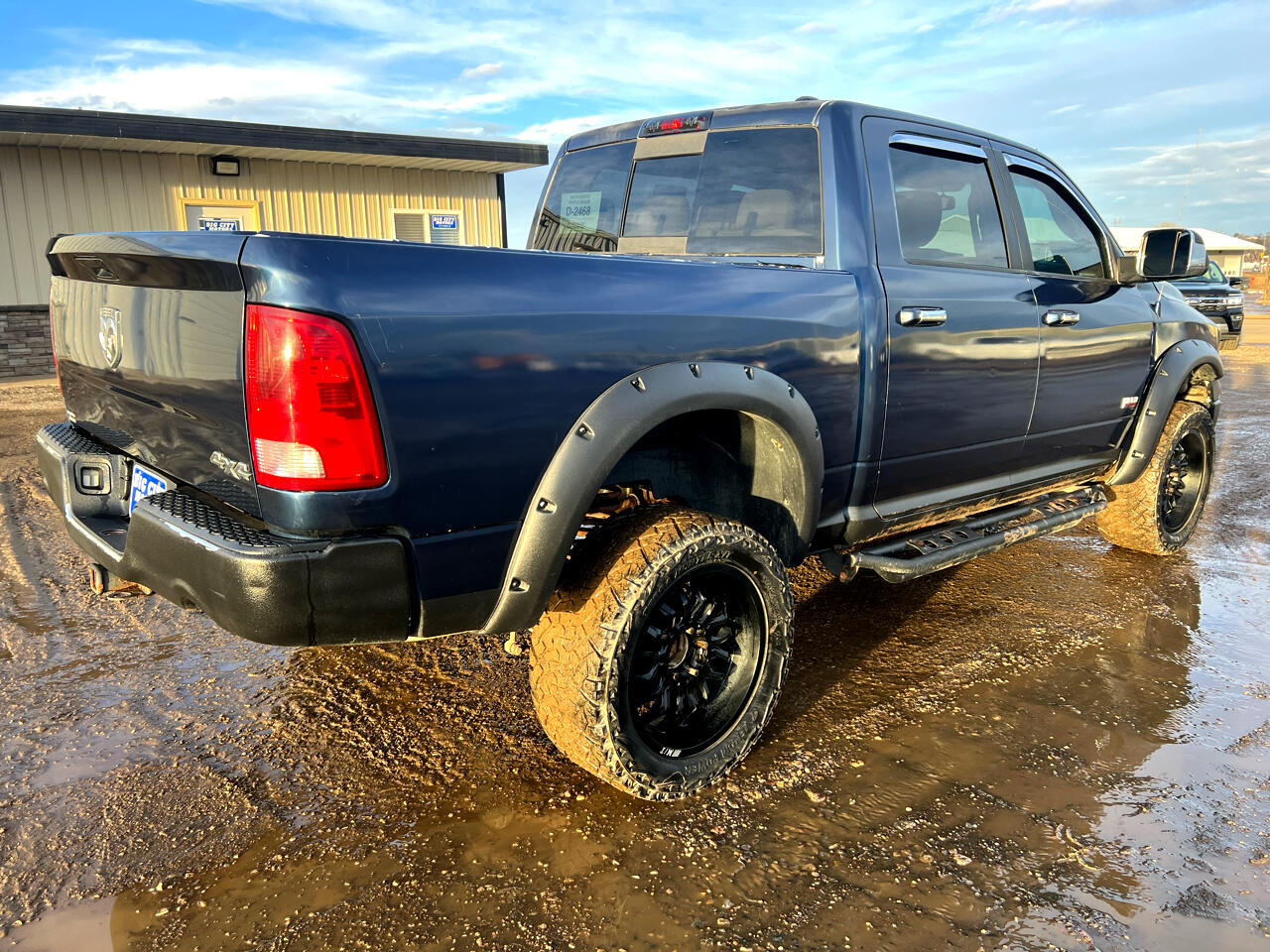 Dodge Ram 1500 4WD Crew Cab 140.5" SLT 2010