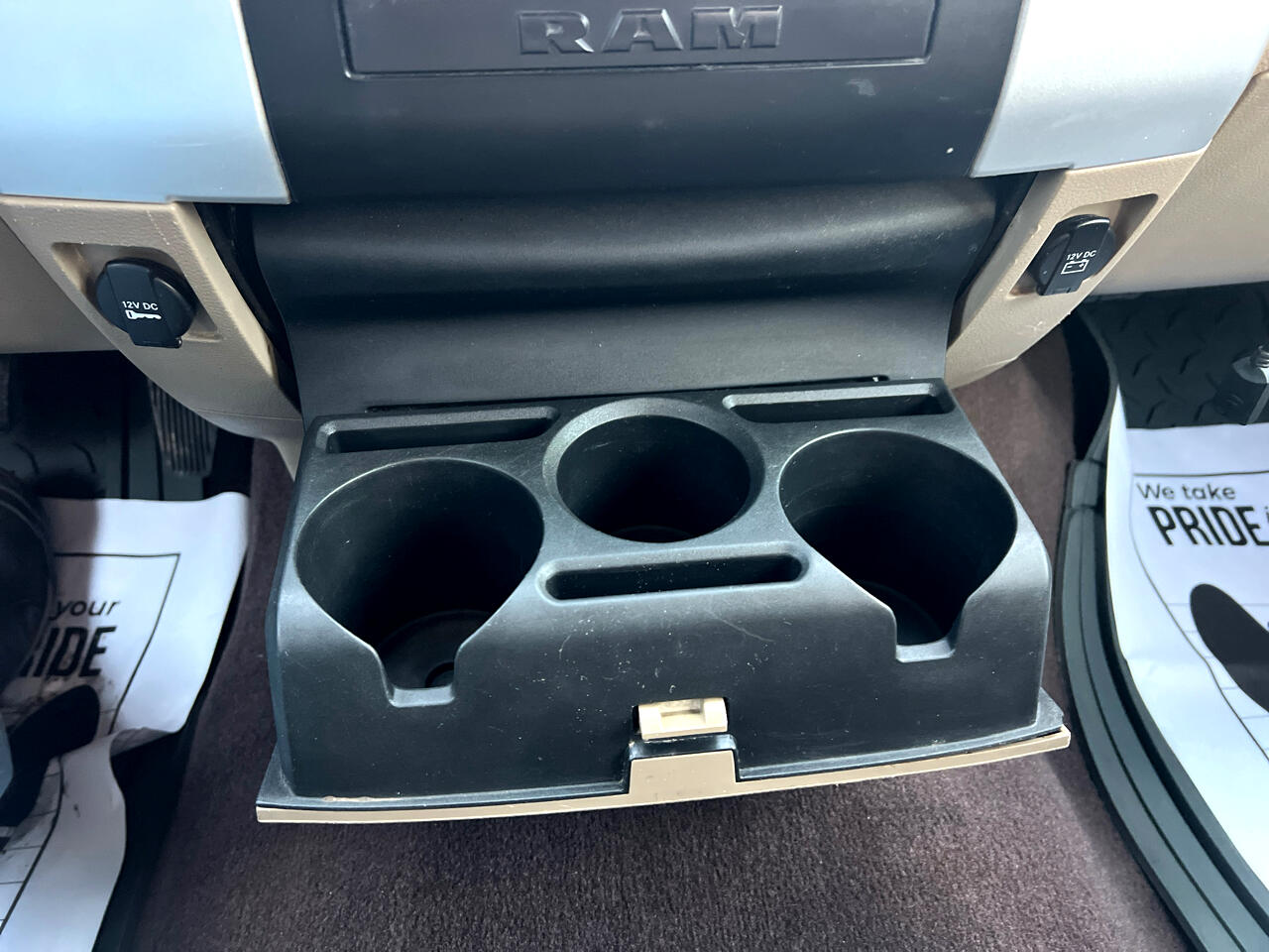 Dodge Ram 1500 4WD Crew Cab 140.5" SLT 2010