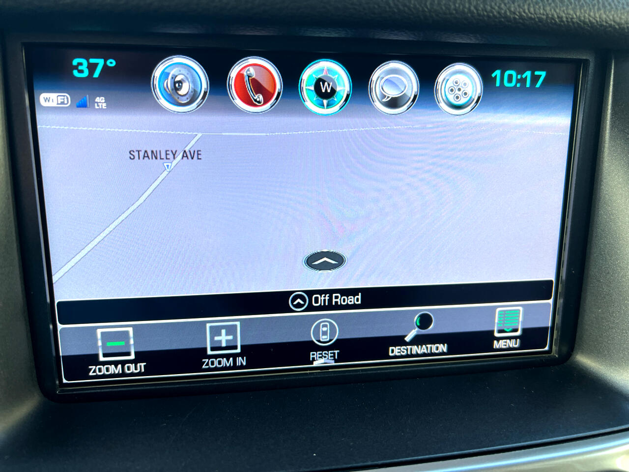 Chevrolet Suburban 4WD 4dr LT 2020