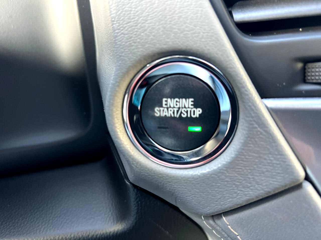 Chevrolet Suburban 4WD 4dr LT 2020