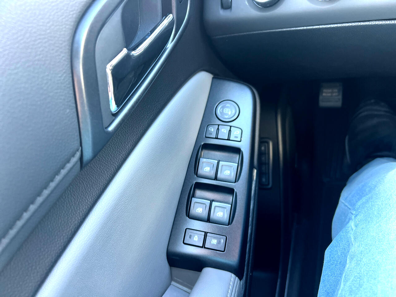 Chevrolet Suburban 4WD 4dr LT 2020