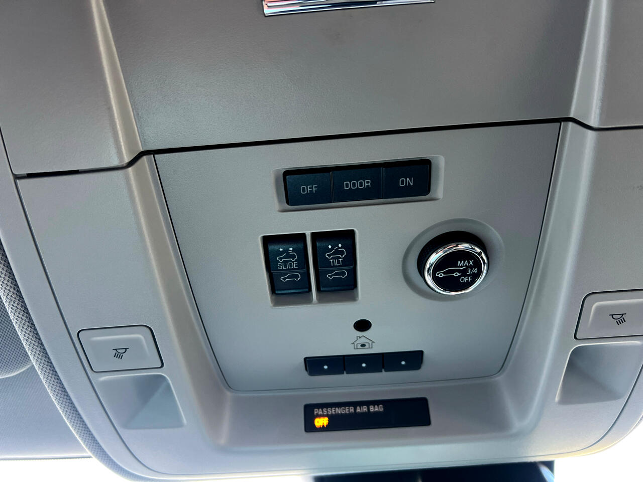 Chevrolet Suburban 4WD 4dr LT 2020