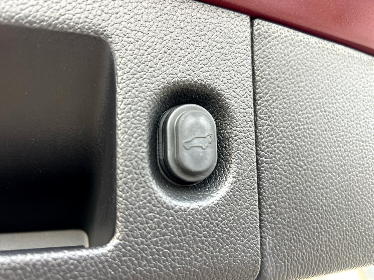 Chevrolet Suburban 4WD 4dr LT 2020