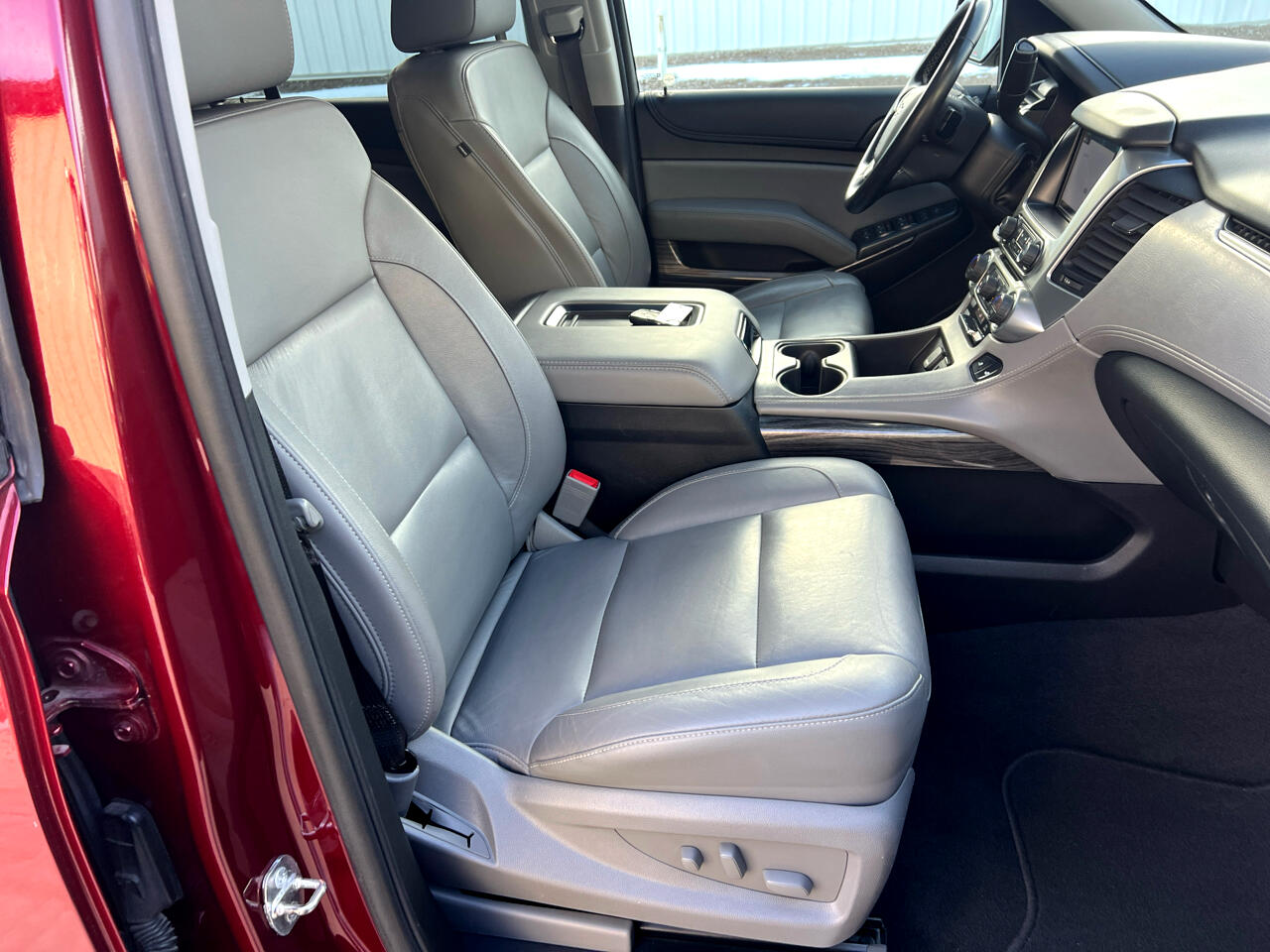 Chevrolet Suburban 4WD 4dr LT 2020